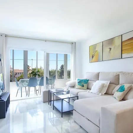 Apartamento A 50m Del Hard Rock - Puerto Banus Apartment